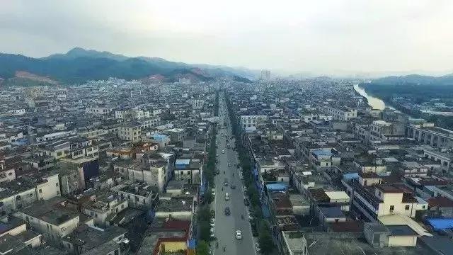 吉隆镇最繁华的时候有多少人,惠东吉隆在哪里