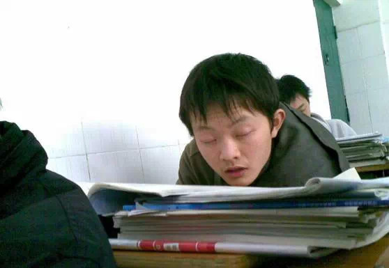 如何快速熬过上学的日子,如何快速熬过上学时间