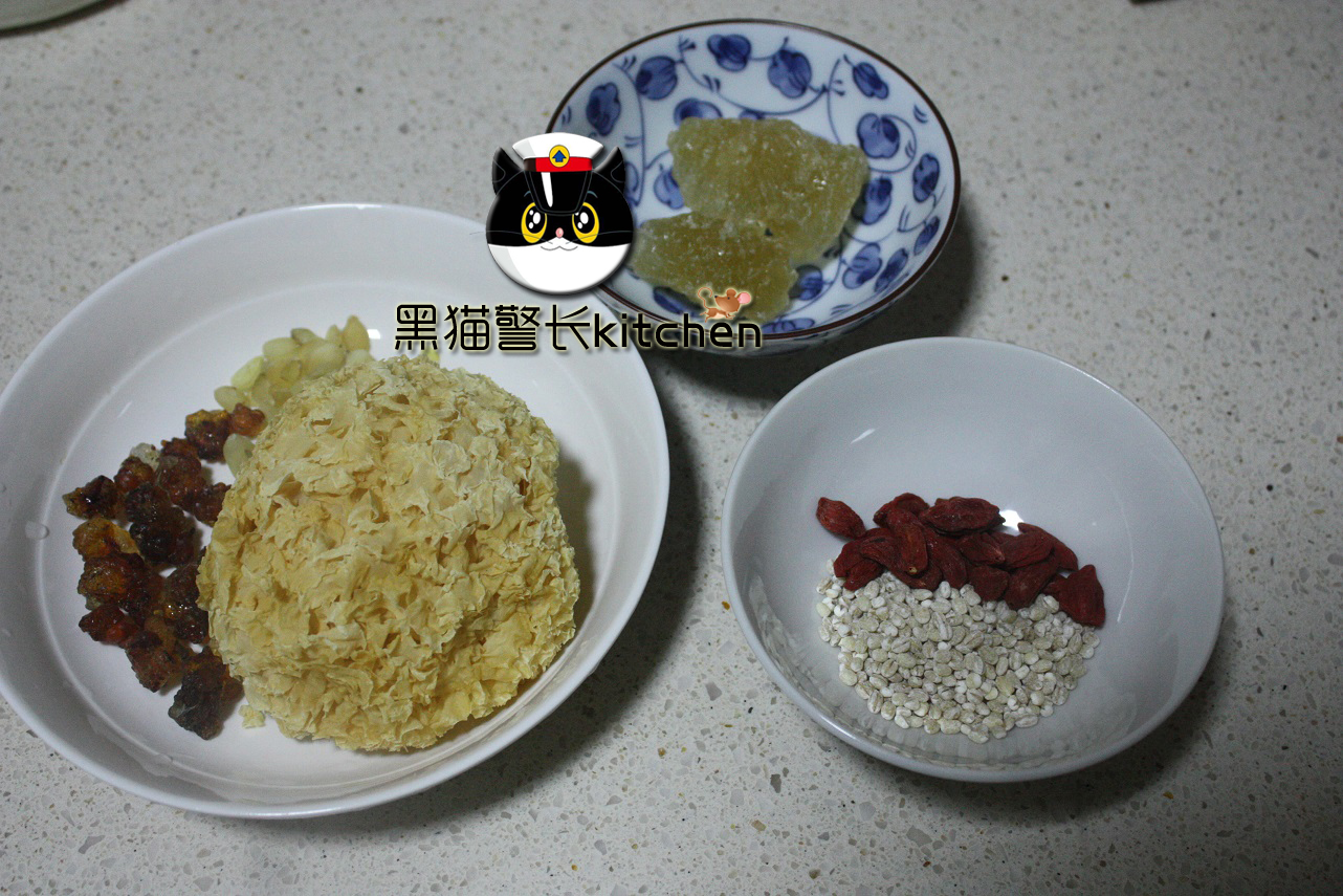 秋天怎么吃银耳有营养,秋天多吃银耳的好处与坏处