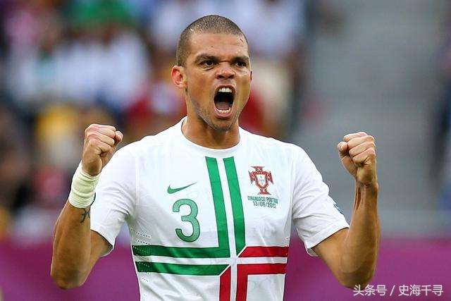 世界足坛十大经典球星绰号,足坛球星绝技盘点