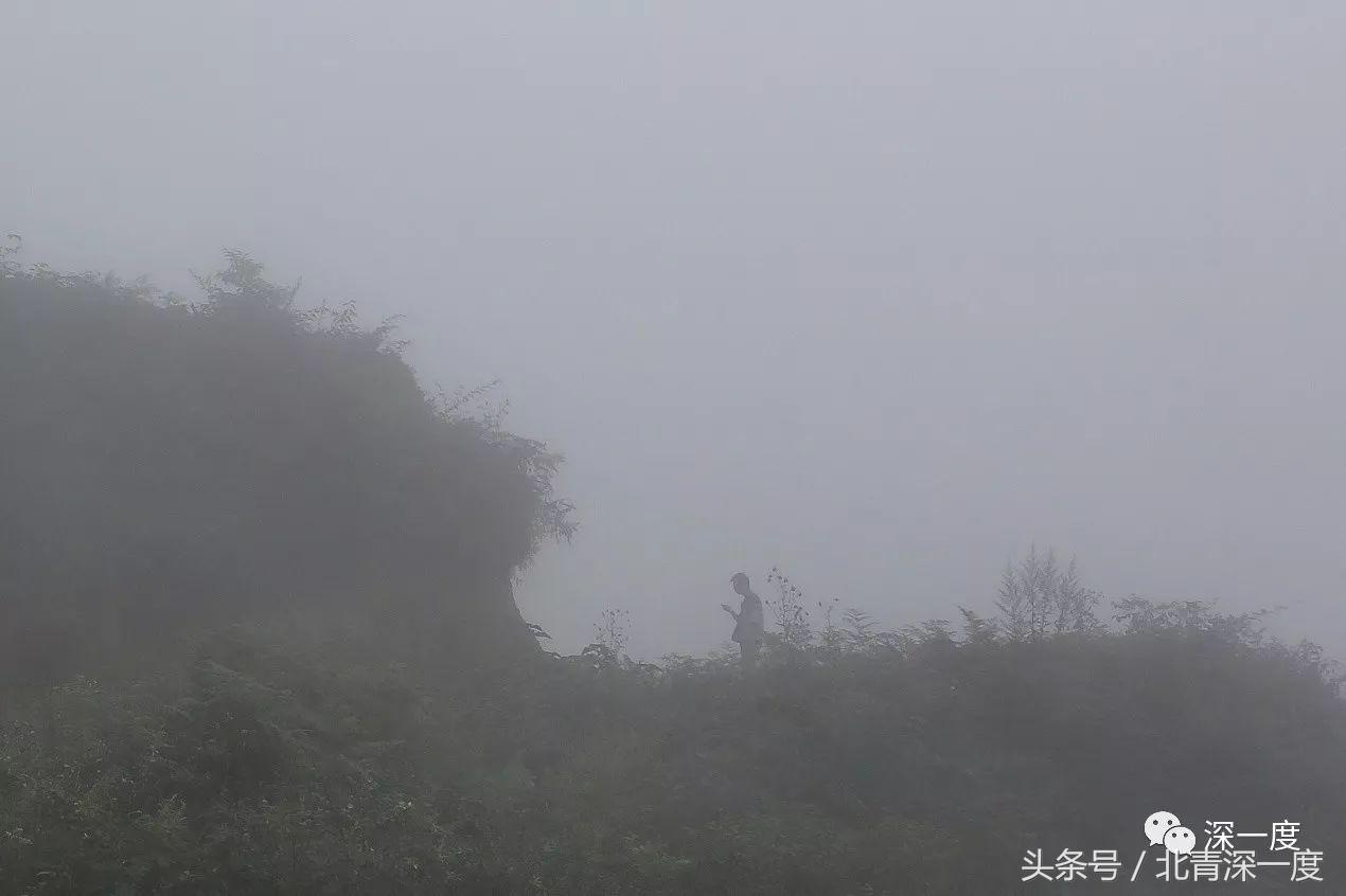 “鹿晗”在泥坑，妈妈在远方，你习以为常的幸福对他们却遥不可及