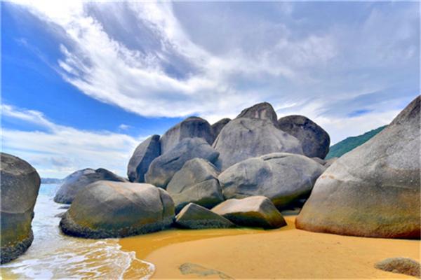 三亚看海美食攻略最值得去的地方,去三亚看海必打卡