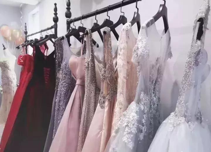 大码拖尾显瘦重工长袖婚纱,显瘦拖尾蛋糕裙