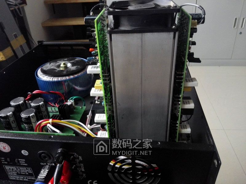 维修BATELCE400专业大功率功放，解决LOAD红灯报警故障问题