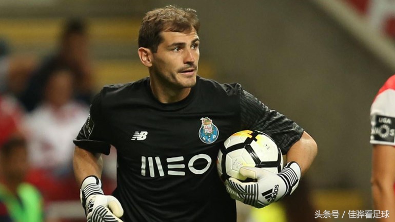 为省工资波尔图借故封杀“圣卡西”？经纪人出面解释，主帅难服众