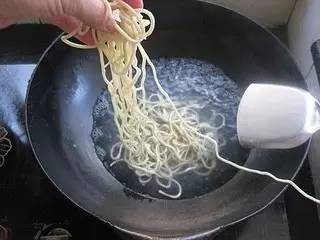 如何让菜品看起来油亮,教你1招口感脆嫩又入味