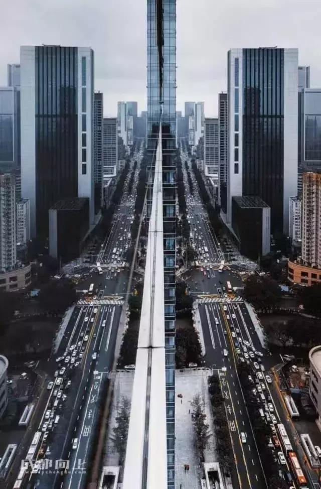 OMG,不一样的东大街?!为何群龙在天的时代出现于此?!