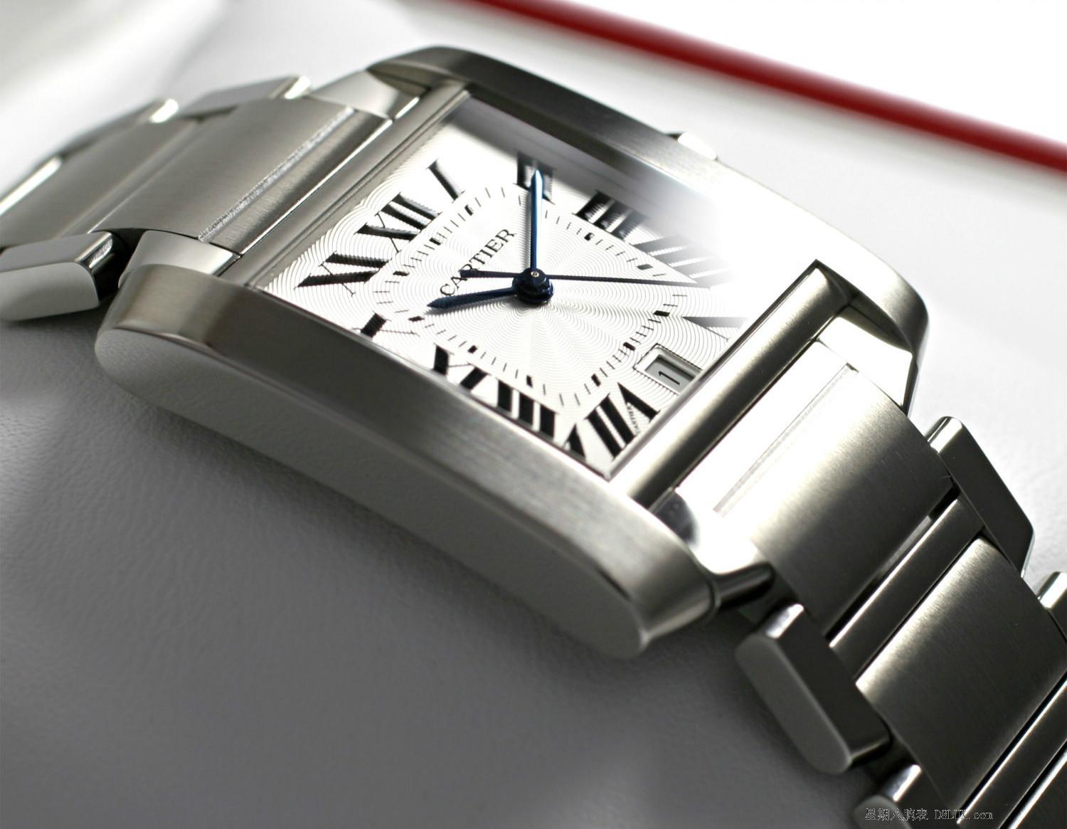 给你的爱表做个翻新美容，看完这篇你也能轻松修复表壳上的划痕了