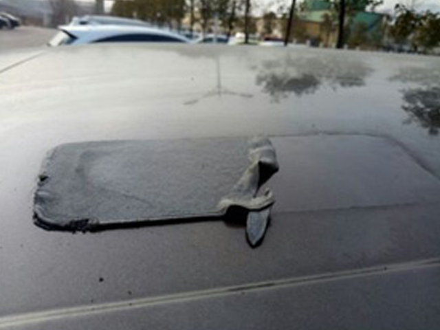 车上的年检标签可以全部清理吗,如何去除新车上胶和油混合物残留