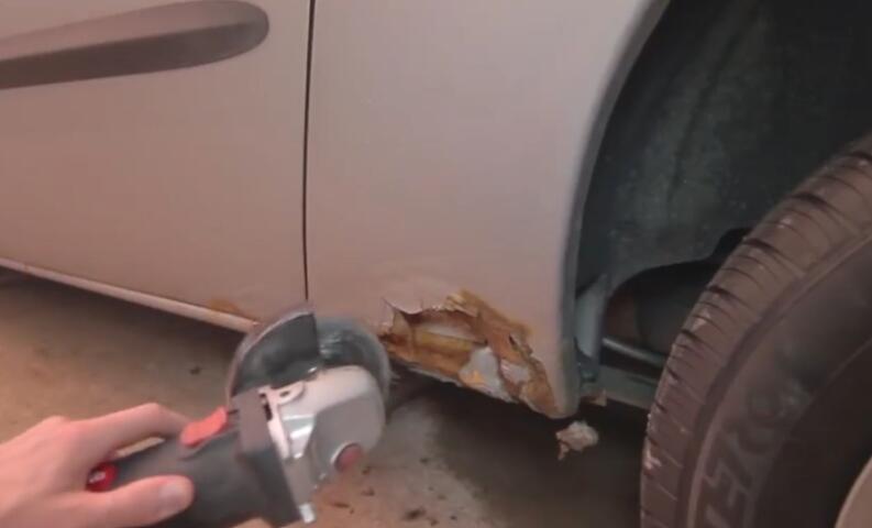 汽车有锈斑该怎么处理,老外汽车漆面修复