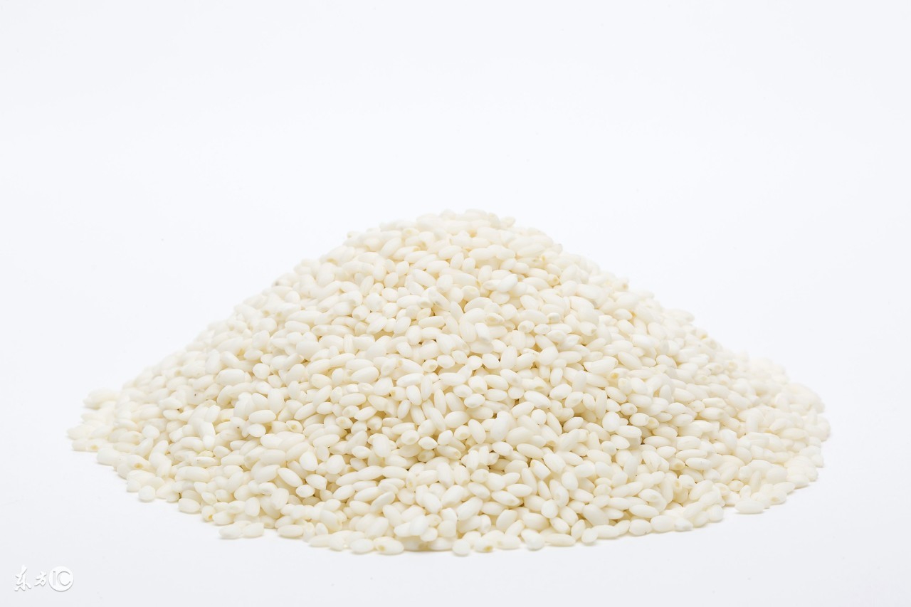 教你轻松消灭鼻头黑头,女童鼻子黑头出油怎么办