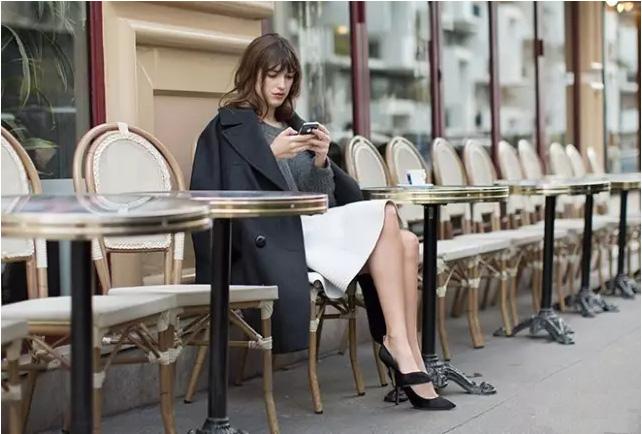 法国女人60仍是少女，重阳节保持优雅美丽的穿搭法则都在这里！