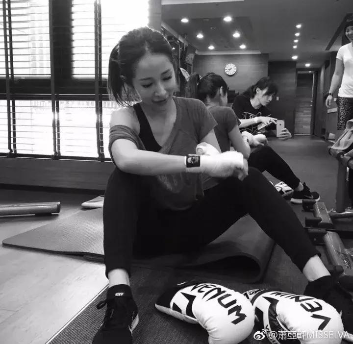 萧亚轩分享恋爱经验,17年换16个男友