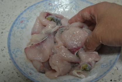 花鲢鱼怎么做鱼才能又滑又嫩,黑鱼与草鱼上浆区别
