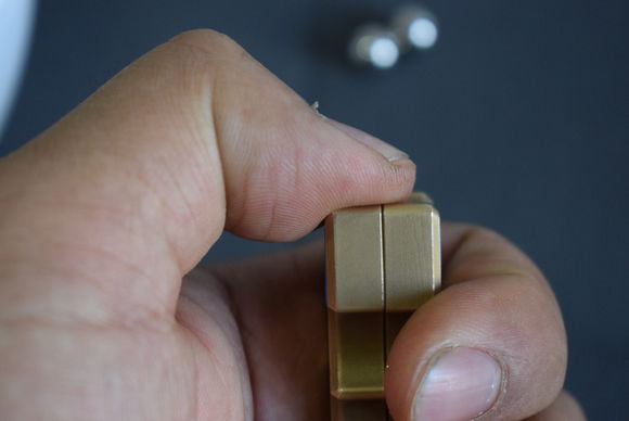 链条指尖陀螺减压玩具,跟指尖陀螺一样的玩具