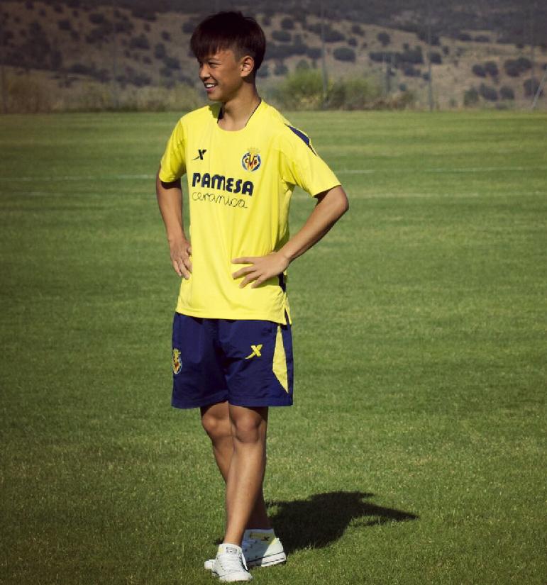 中国足球小将庆祝c罗,巴萨皇马中国少年