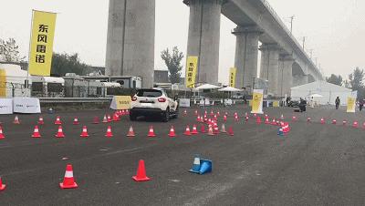 梅甘娜赛道版试驾,雷诺梅甘娜极速测试