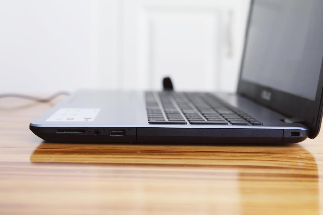 华硕笔记本fl8000u有光驱吗,华硕笔记本fl8000u屏幕