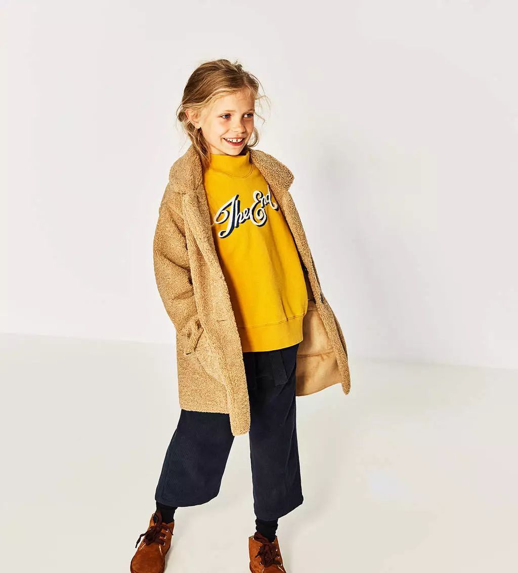 pantone流行色衣服,pantone2022流行色服装搭配