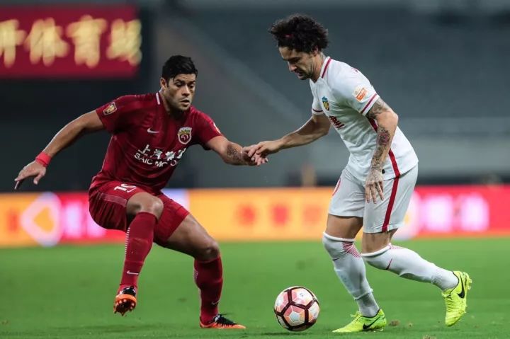 业余足球最好的足球鞋,如何挑适合自己脚型的足球鞋