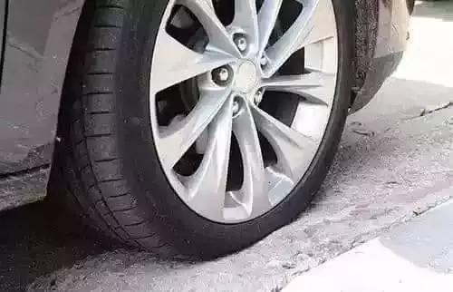 老车费油怎么处理能省油呢,汽车越来越费油可以试试这个方法