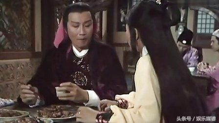 17岁出道,演遍金庸武侠片,老了81岁女朋友比儿子还小