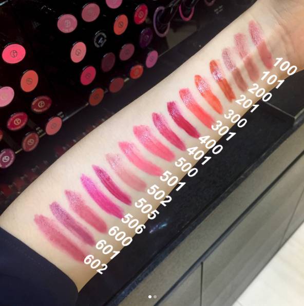 什么样的口红滋润不拔干,滋润不拔干的口红推荐