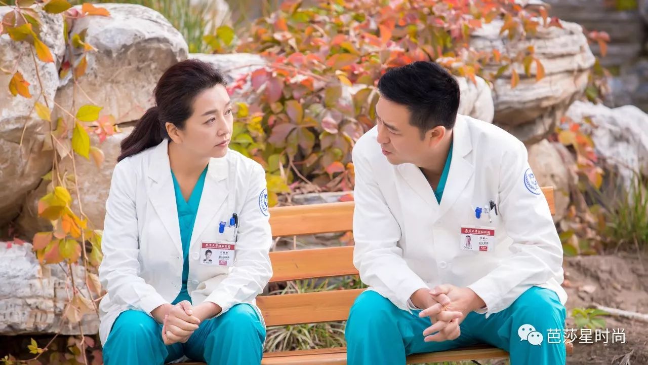 这一次,医疗电视剧可不止是医生们在谈恋爱了!