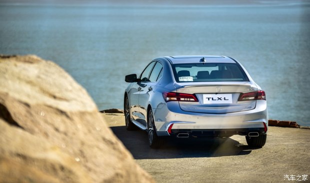 国产全新福克斯谍照/丰田CH-R赛车亮相/广汽讴歌TLX-L亮相