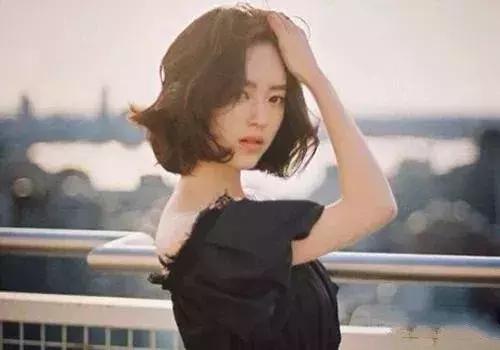 2018属龙女财运位置,2022年属龙女运势解析完整版