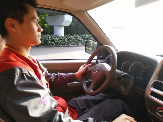 西部航空维修工程部张泽权:我所运送过的每一件航材,都是对生命的尊重