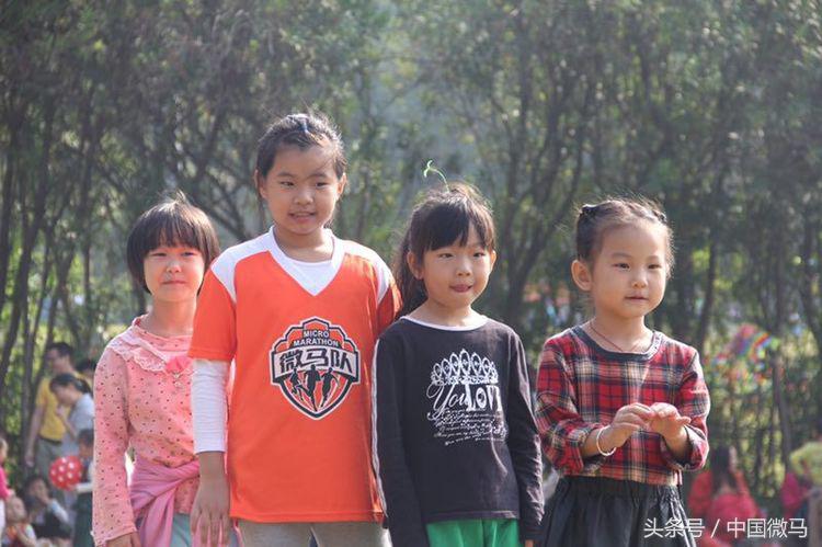 雄鹰少儿足球,早教小小足球运动员