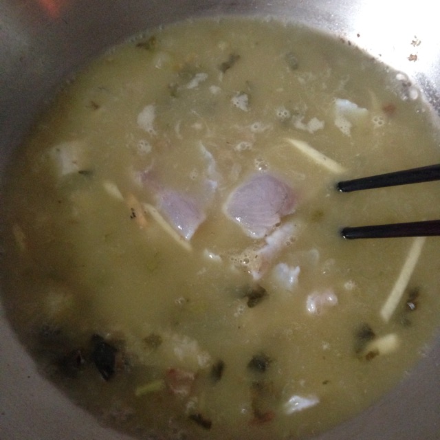 鲈鱼最简单的做法清炖鲈鱼,酸菜整条鲈鱼的正确做法