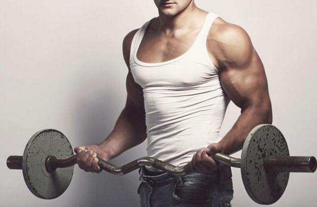 背部骨头弯曲怎么矫正健身,脊椎驼背在健身房锻炼哪个动作