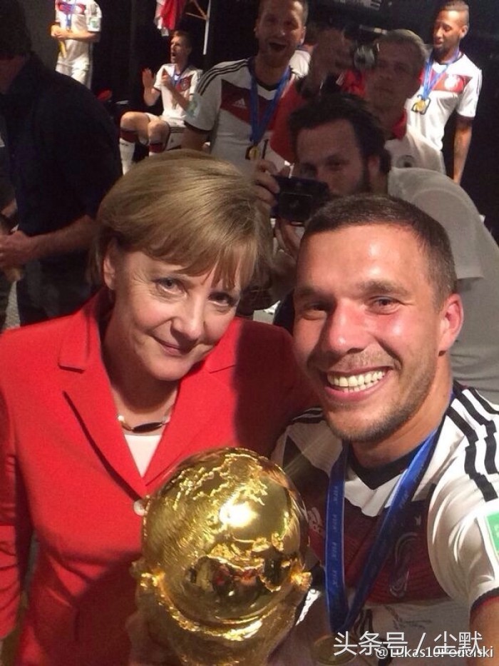 top10足球搞笑,世界足坛20大奇葩时刻上集