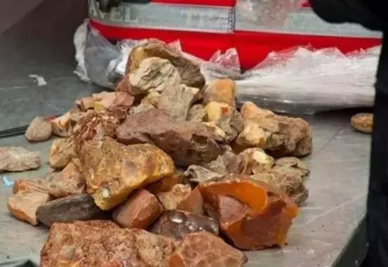 琥珀蜜蜡真实事件,蜜蜡琥珀的七大骗局