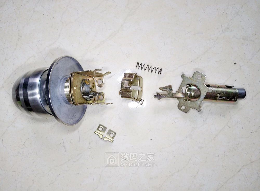球形锁坏了怎么从木门上拆下来,室内门球形锁怎么拆
