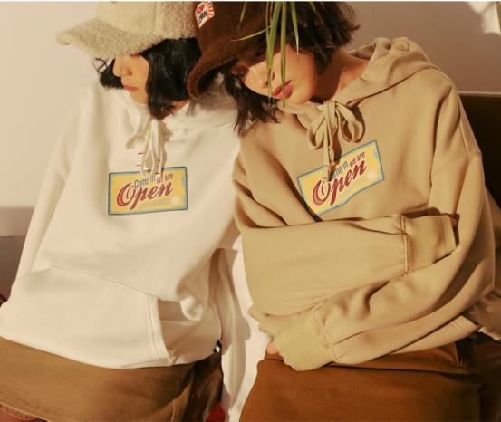 秋冬卫衣推荐内搭,秋冬穿搭人手必备的卫衣