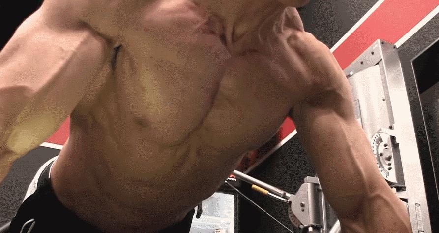 胸肌外侧薄弱怎么锻炼,外侧胸肌怎么练龙门架