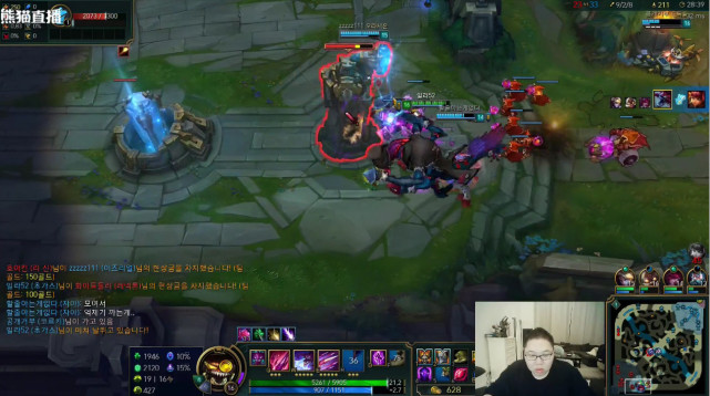 英雄联盟s8d组,pdd英雄联盟吃鸡全靠水友