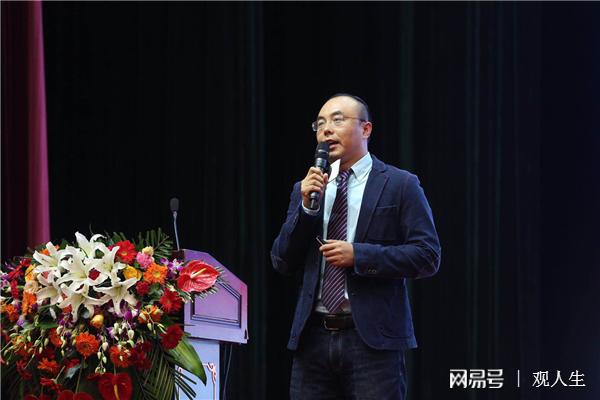 群英汇聚中原纵论经济大势第三届资本力量论坛成功举行