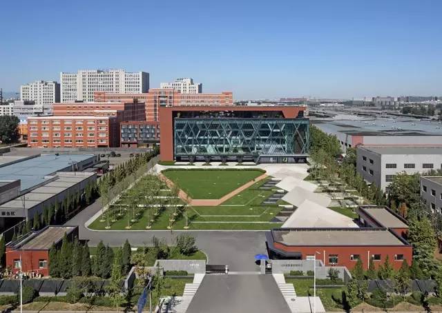 观赏性最好的草坪,大型的景观草坪