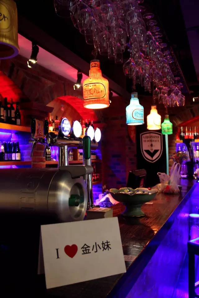 纸牌屋烤肋排店真实地址,纸牌屋烤肋排画面