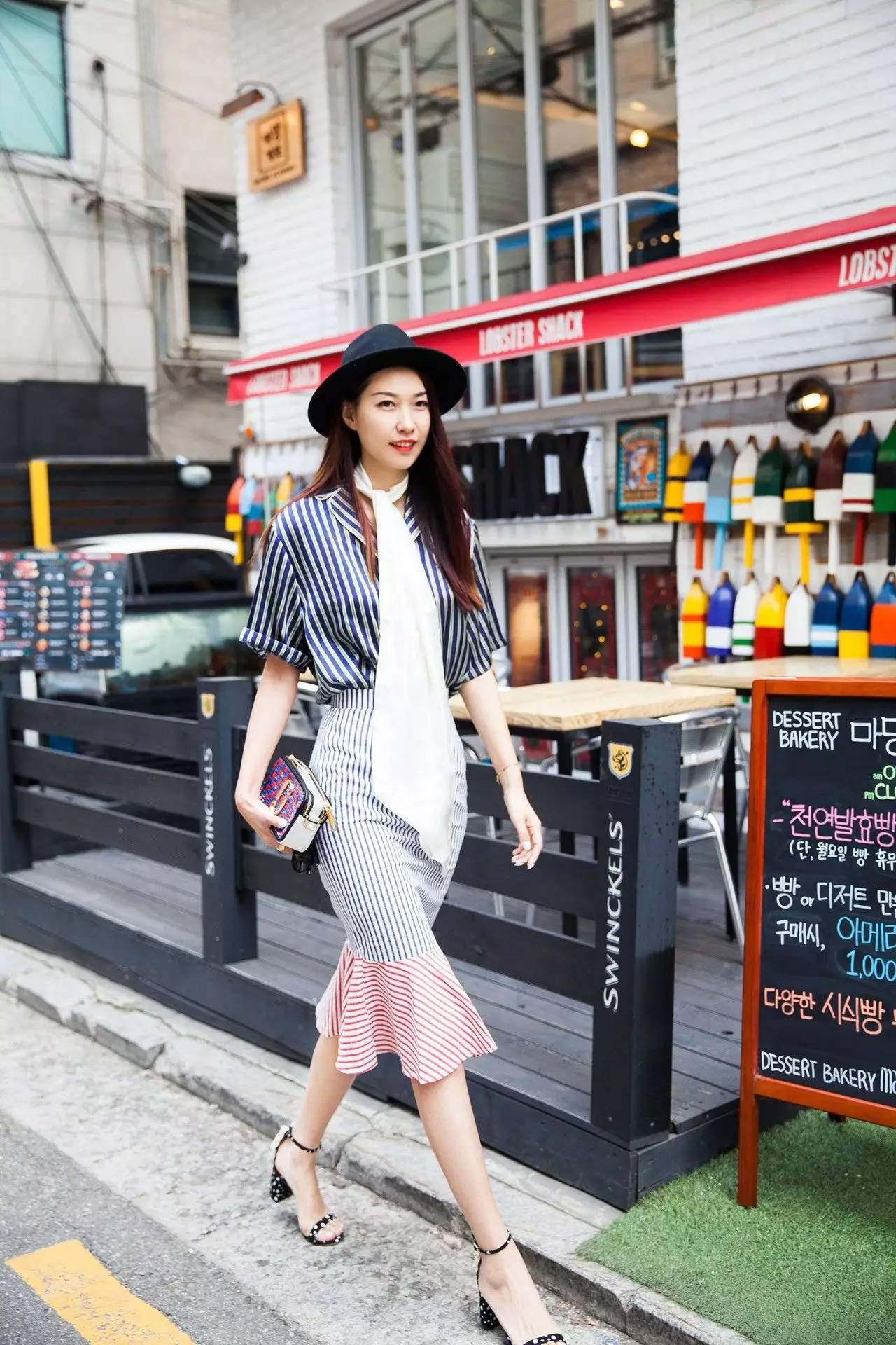 韩国街拍高清时装秀,韩国时装周街拍情侣