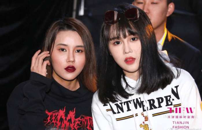 赵本山女儿球球脸,赵本山女儿球球自称颜值高