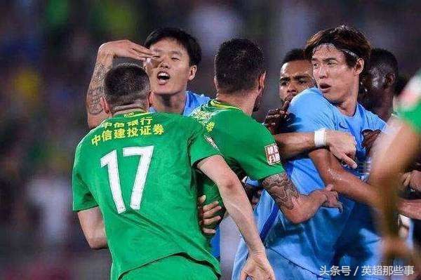 2017年中国足球赛场20大罚单，原因五花八门女足也*力暴**！