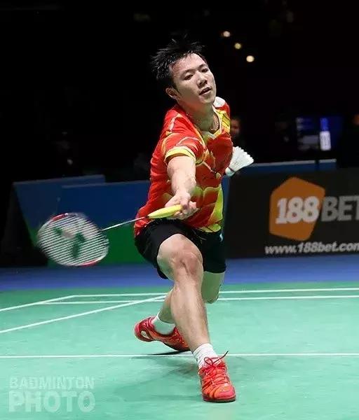 球场五个位置介绍和打法,球场上善于突破打什么位置