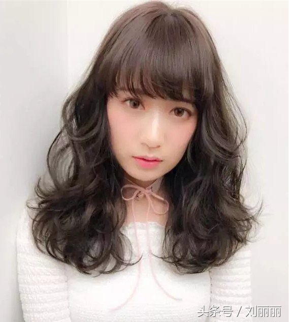 齐肩烫发显老气怎么补救,为什么烫发后显得很老气