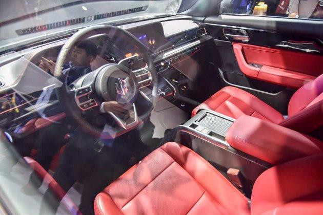 这款国产跑车颜值很帅气，充一次电能跑半个省，仅售15万