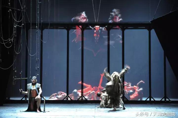 摩德纳帕瓦罗蒂,超跑足球